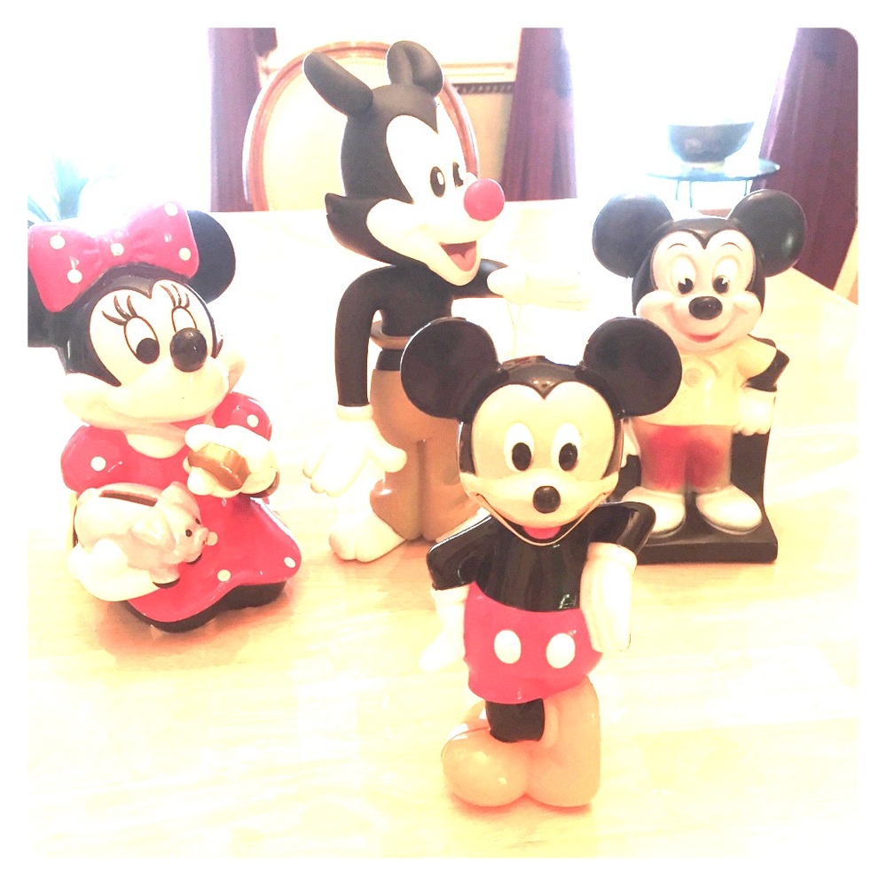 5 Mickey Minnie Mouse Disney figurine watch bank